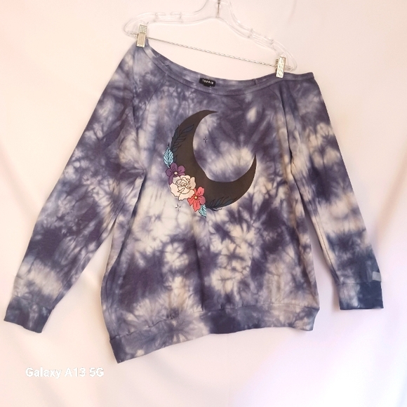 Torrid Women's Off-Shoulder Tie-Dye Moon Sweatshirt Sz 1 - Picture 3 of 10
